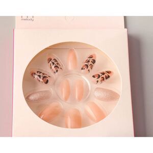 Leopard print fashion press on nails